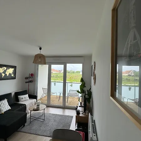 Apartment Beautiful Appt With Balcony In *